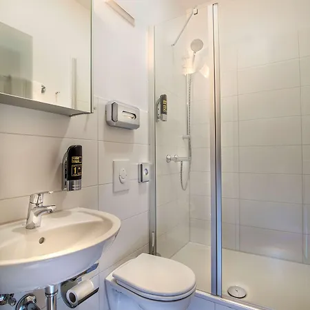 מלון Western Loftstyle Stuttgart-zuffenhausen 3*