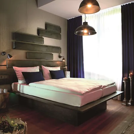 Western Loftstyle Stuttgart-zuffenhausen מלון
